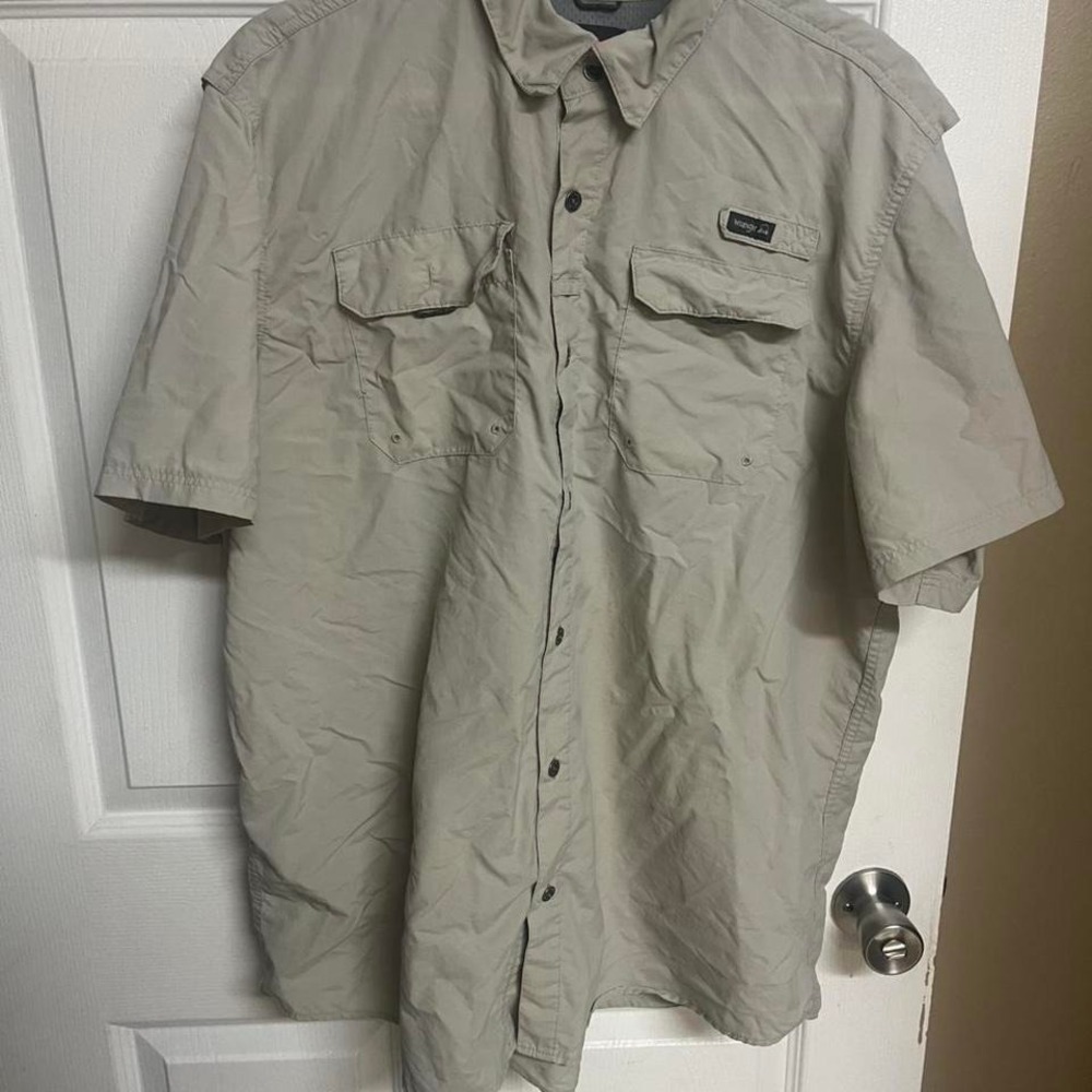 Wrangler tan button up shirt Size XL #workwear #menswear